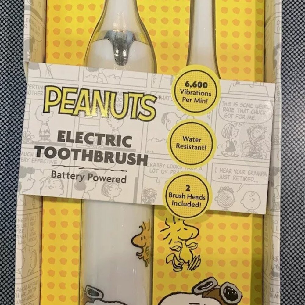 Peanuts Snoopy Fling Ace Electric Toothbrush w Extra Brush Head - NIB